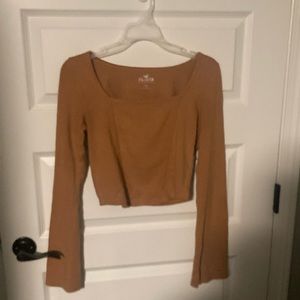 Cropped top with bell sleeves and ribing